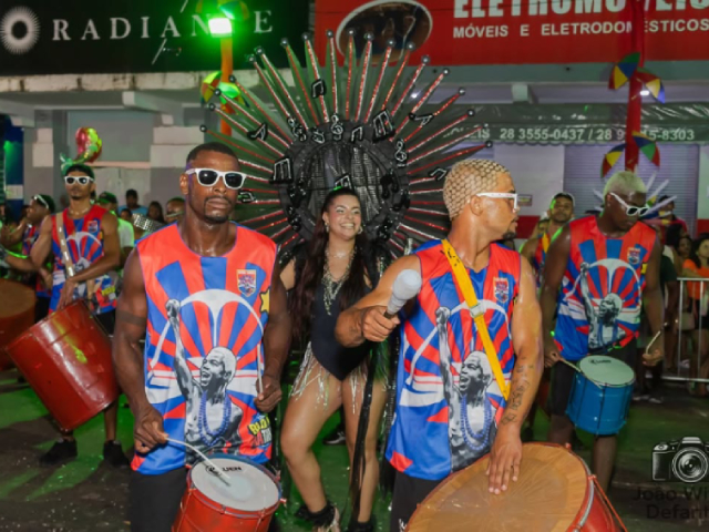 Blocos de Rua agitam o carnaval de Mimoso do Sul com alegria e tradição